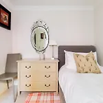 Prince Luxe - 4 Bedroom House In Chelsea
